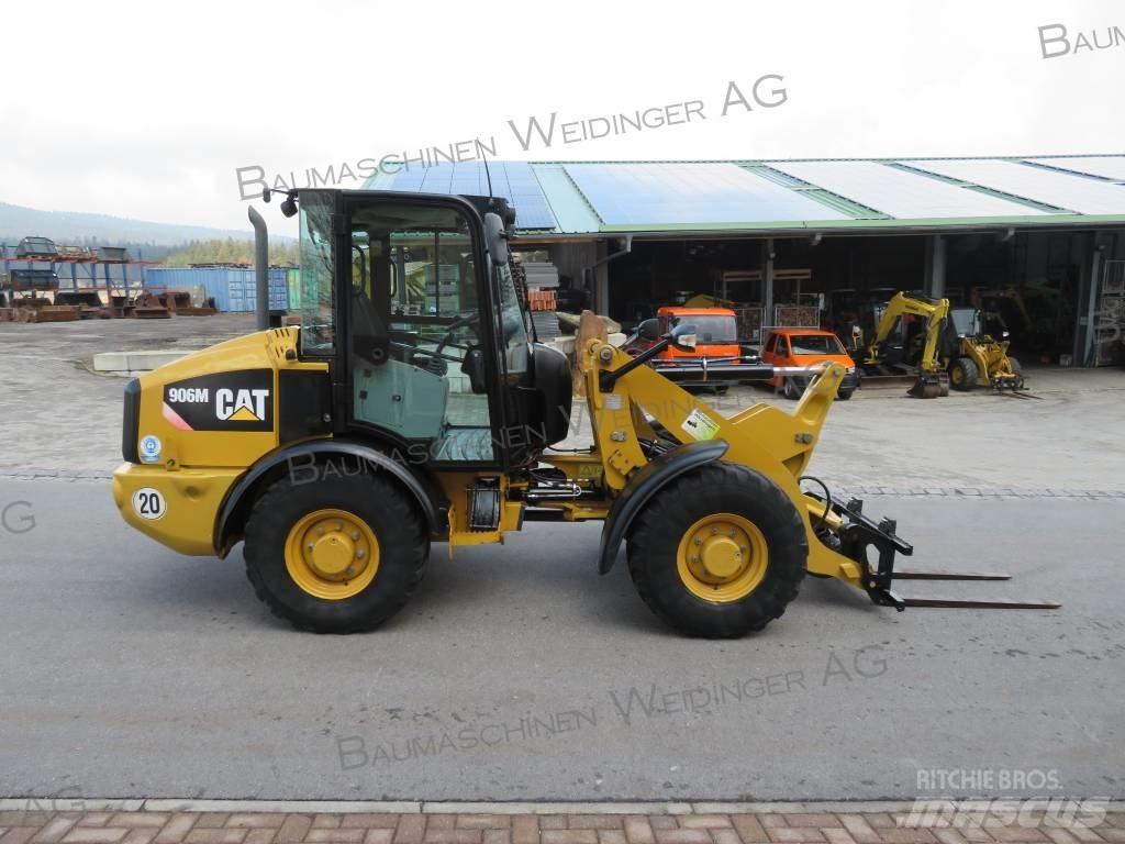 CAT 906M Фронтальные погрузчики