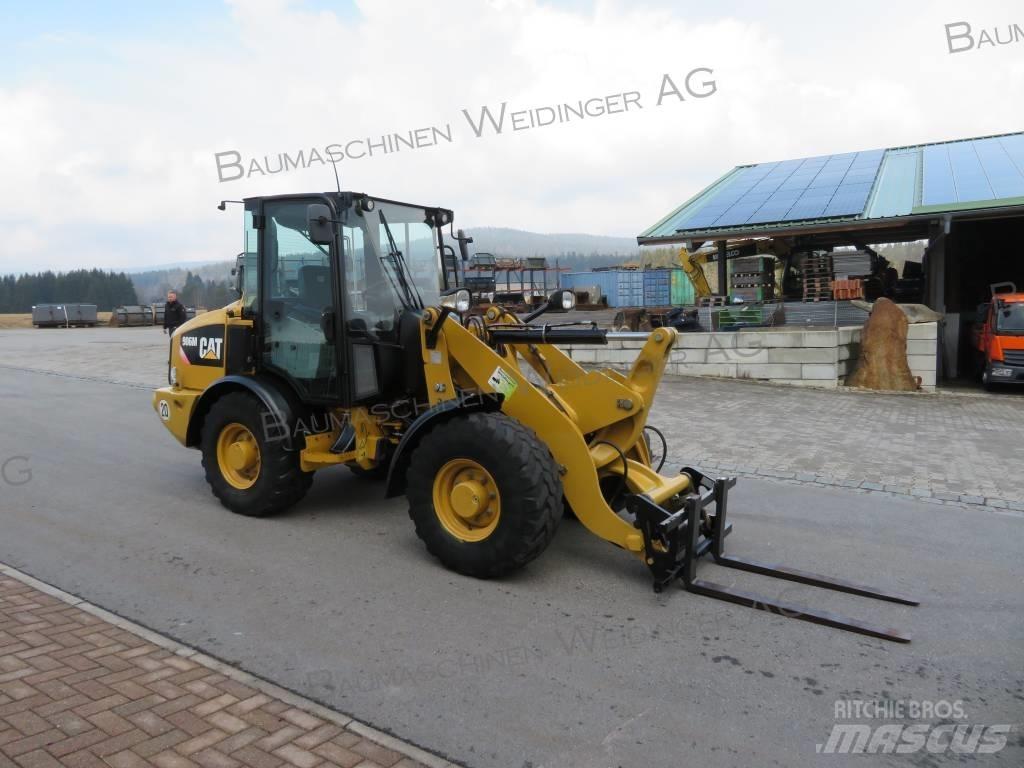 CAT 906M Фронтальные погрузчики