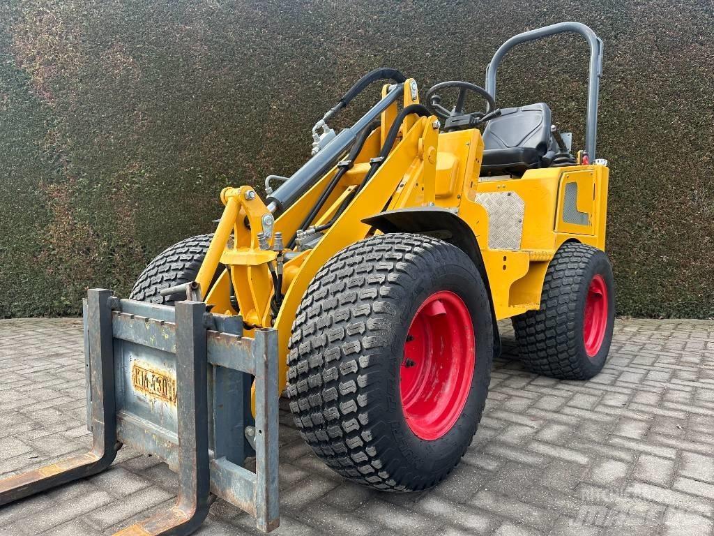 Knikmops KM 130 Многофункциональные сельскохозяйственные погрузчики
