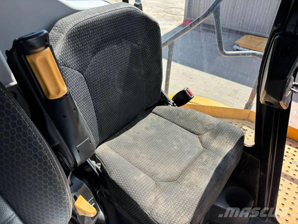 CAT 745 04A Шарнирно-сочленённые самосвалы