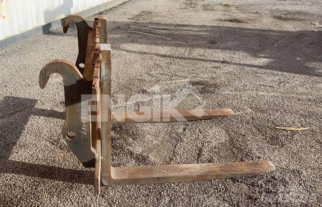 CAT Fourches Фронтальные погрузчики