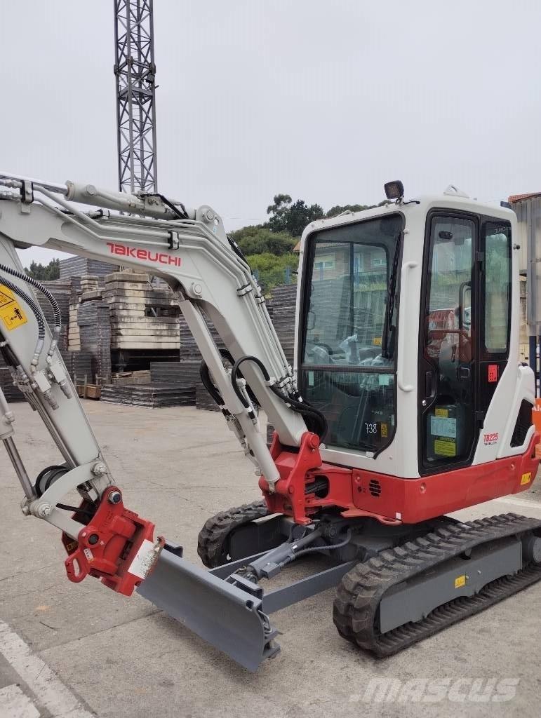 Takeuchi TB 225 Мини-экскаваторы