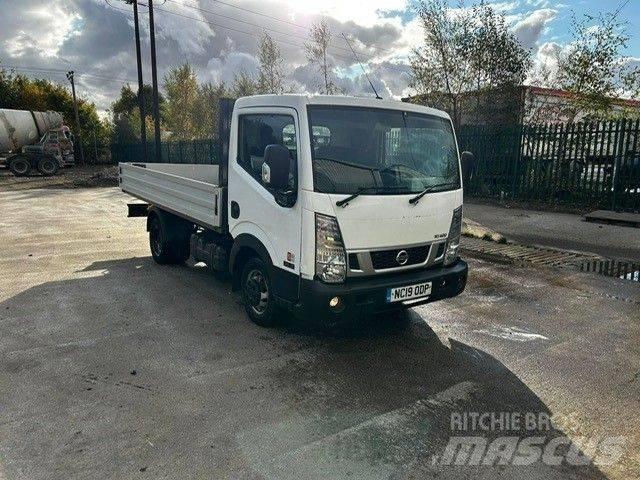 Nissan NT400 Cabstar Бортовые фургоны