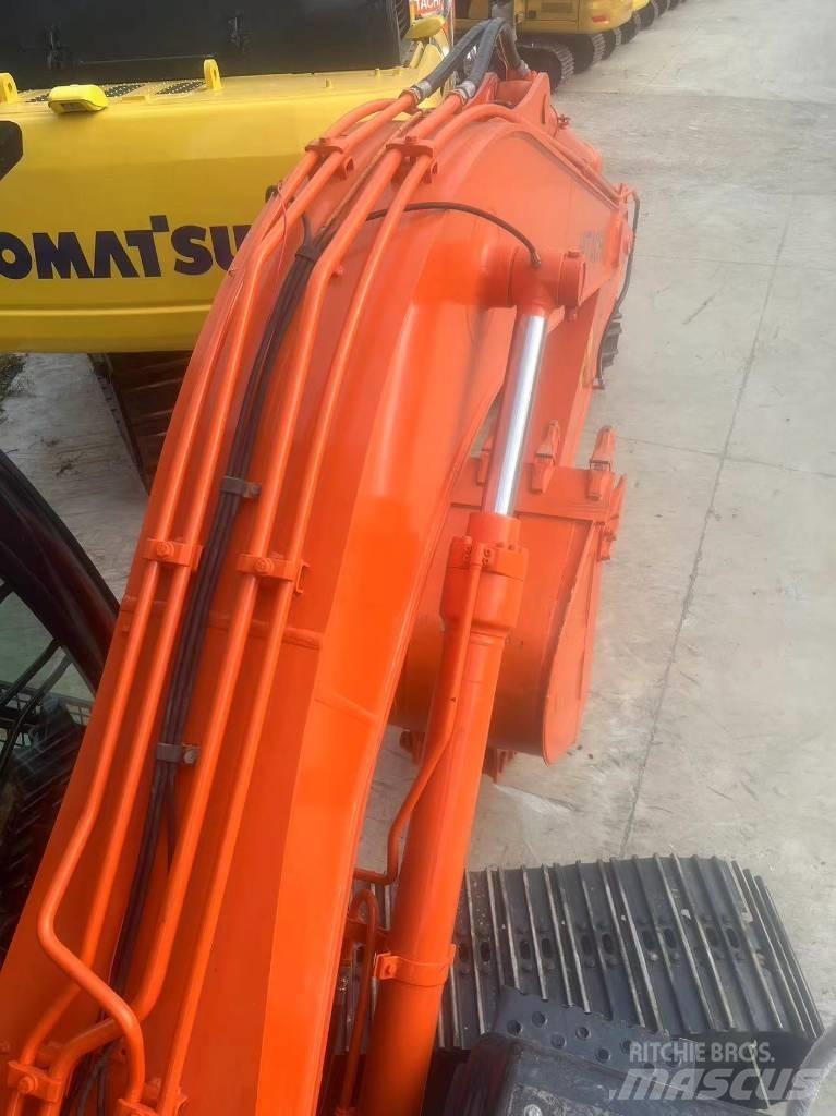 Hitachi ZX 120 Гусеничные экскаваторы