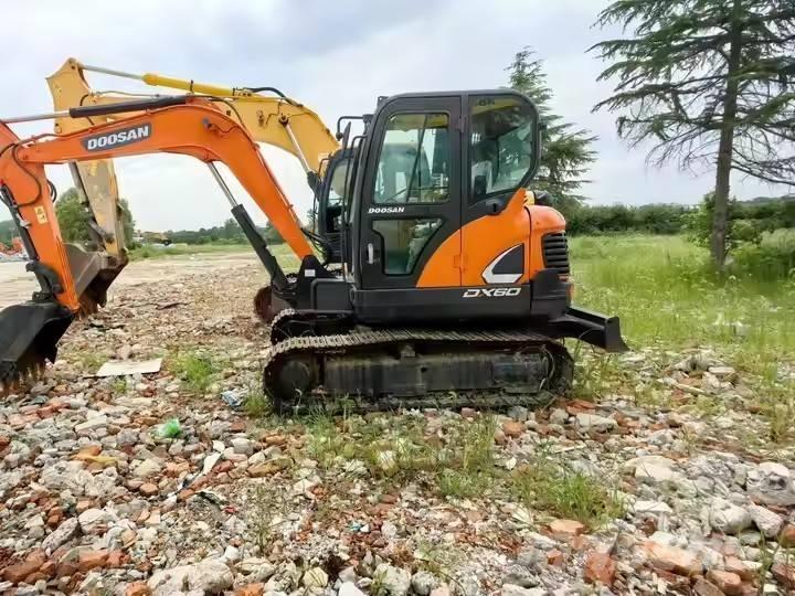 Doosan DX 60 Гусеничные экскаваторы
