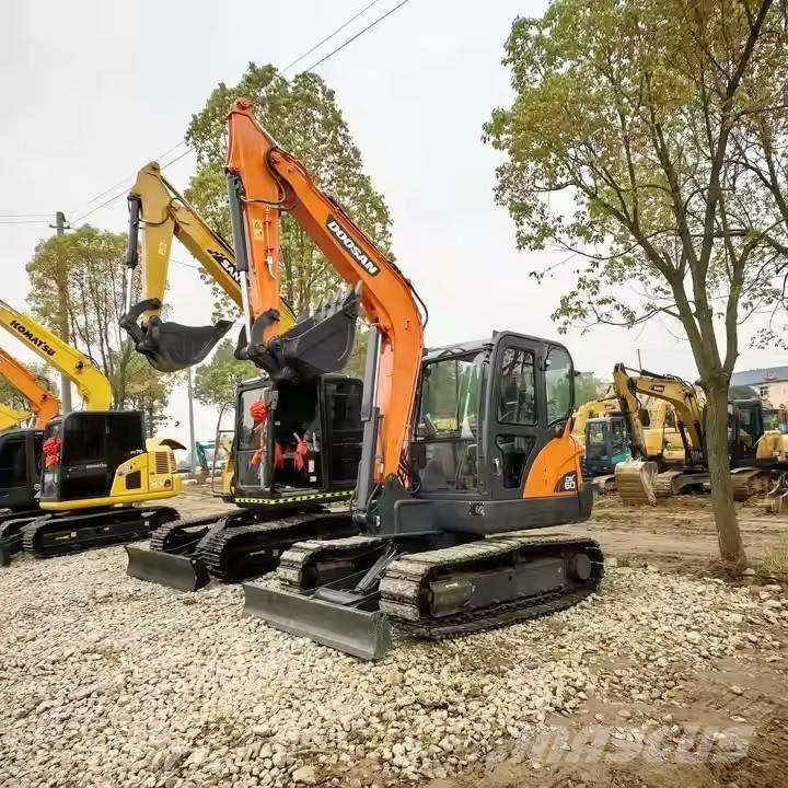 Doosan DX 60 Гусеничные экскаваторы