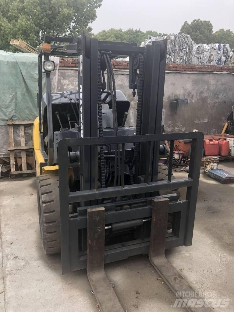 Komatsu 5 Ton Дизельные погрузчики