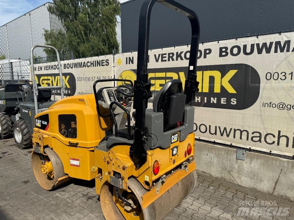 CAT CB 24 B Катки тротуарные