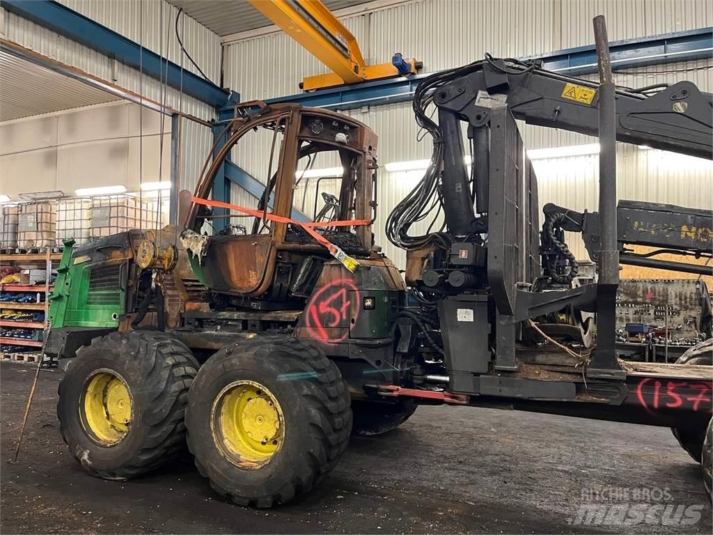 John Deere 1210E Форвардеры