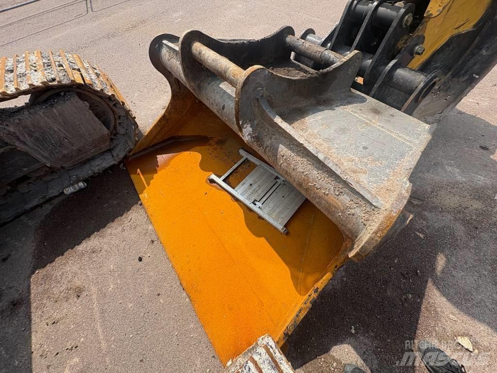 Volvo ECR 235 EL Гусеничные экскаваторы