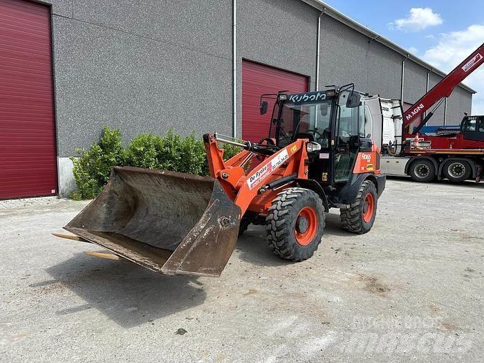 Kubota R065 Фронтальные погрузчики