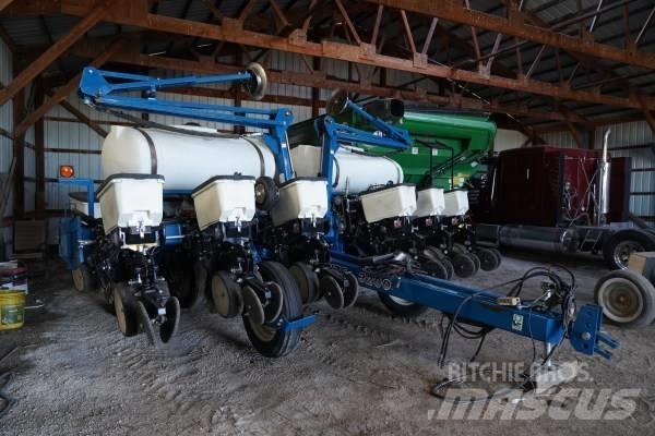 Kinze 3200 12R30 Сажалки
