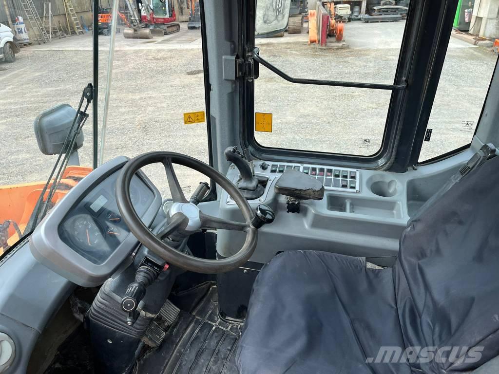 Doosan DL 200 Фронтальные погрузчики