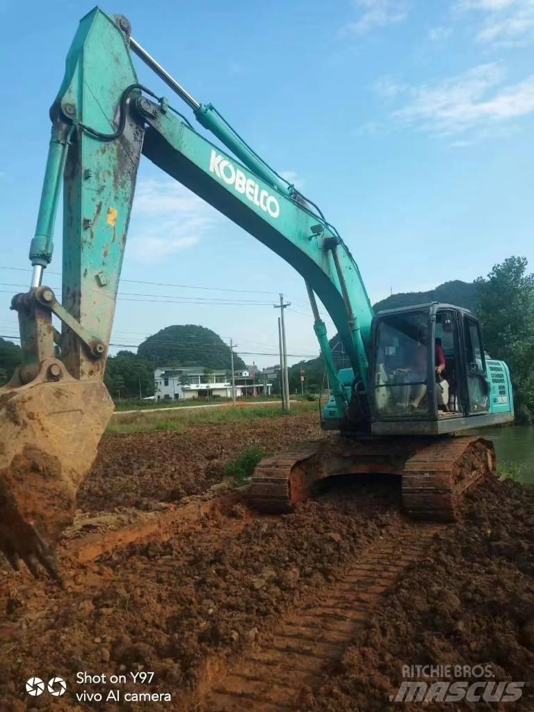 Kobelco SK200-10 Гусеничные экскаваторы