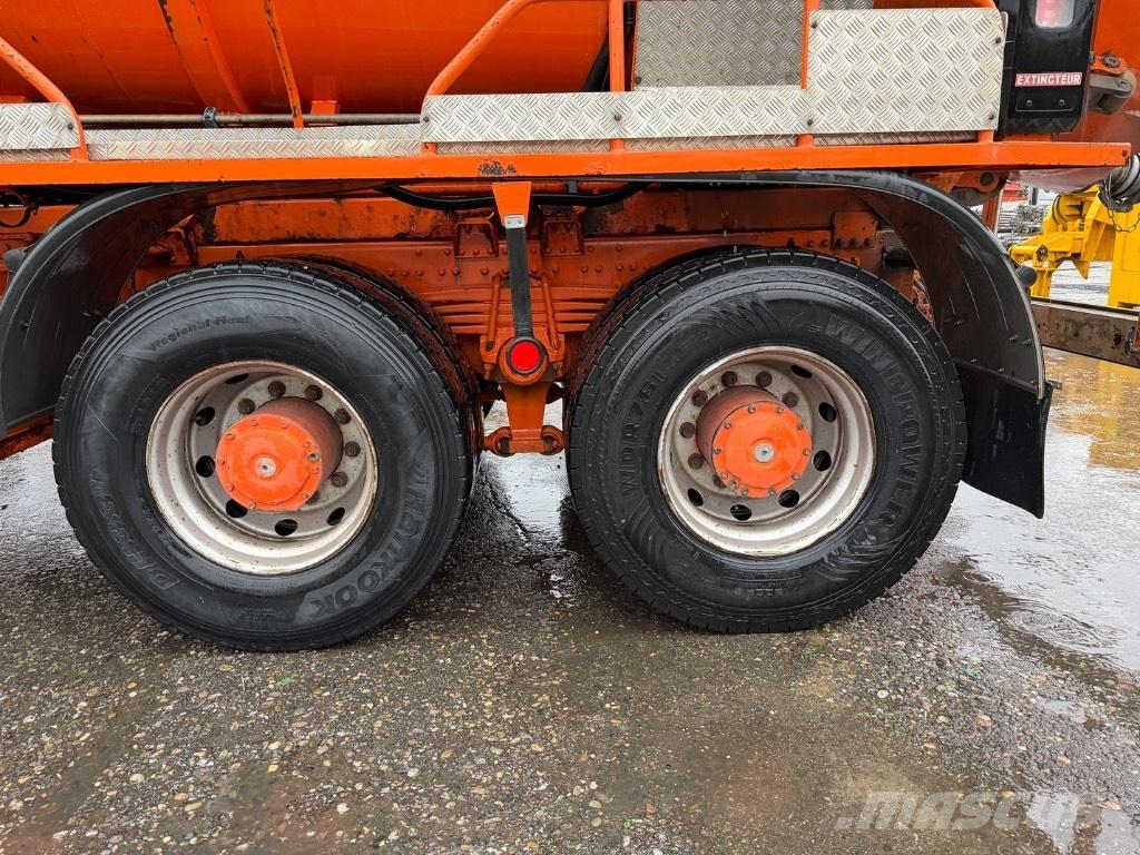 MAN 32.402 VF 8x4 Ассенизаторские машины