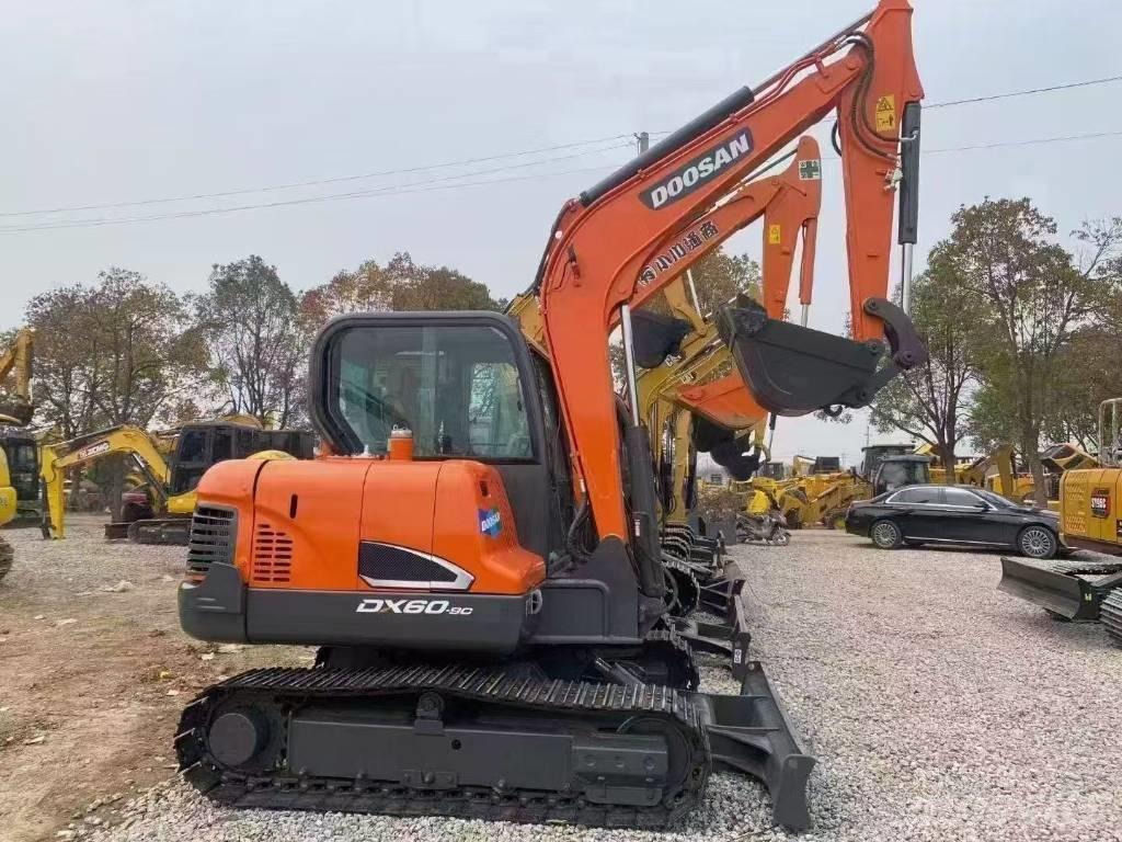 Doosan DX 60 Гусеничные экскаваторы