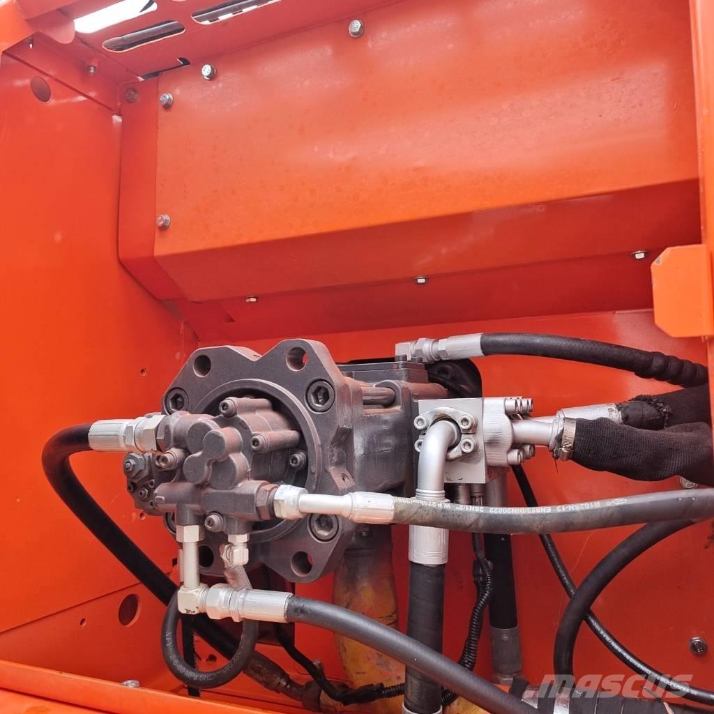Doosan DX 225 LC Гусеничные экскаваторы