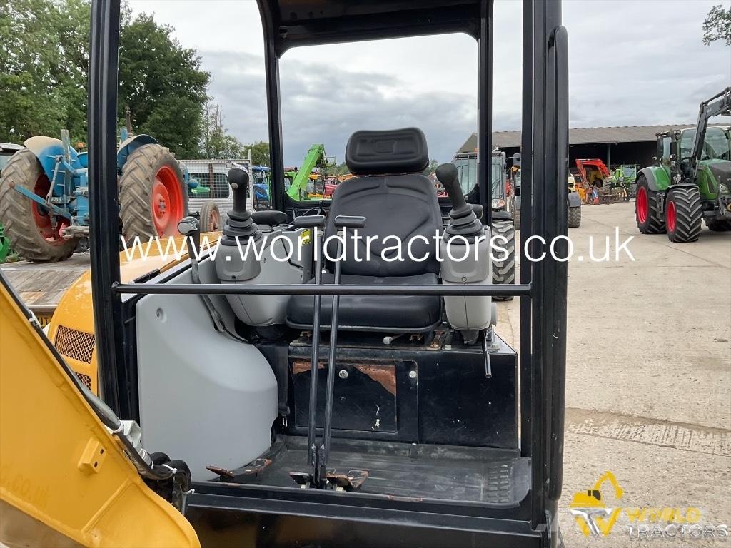 CAT 302.7 D CR Мини-экскаваторы