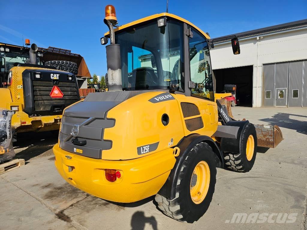 Volvo L 25 F Фронтальные погрузчики