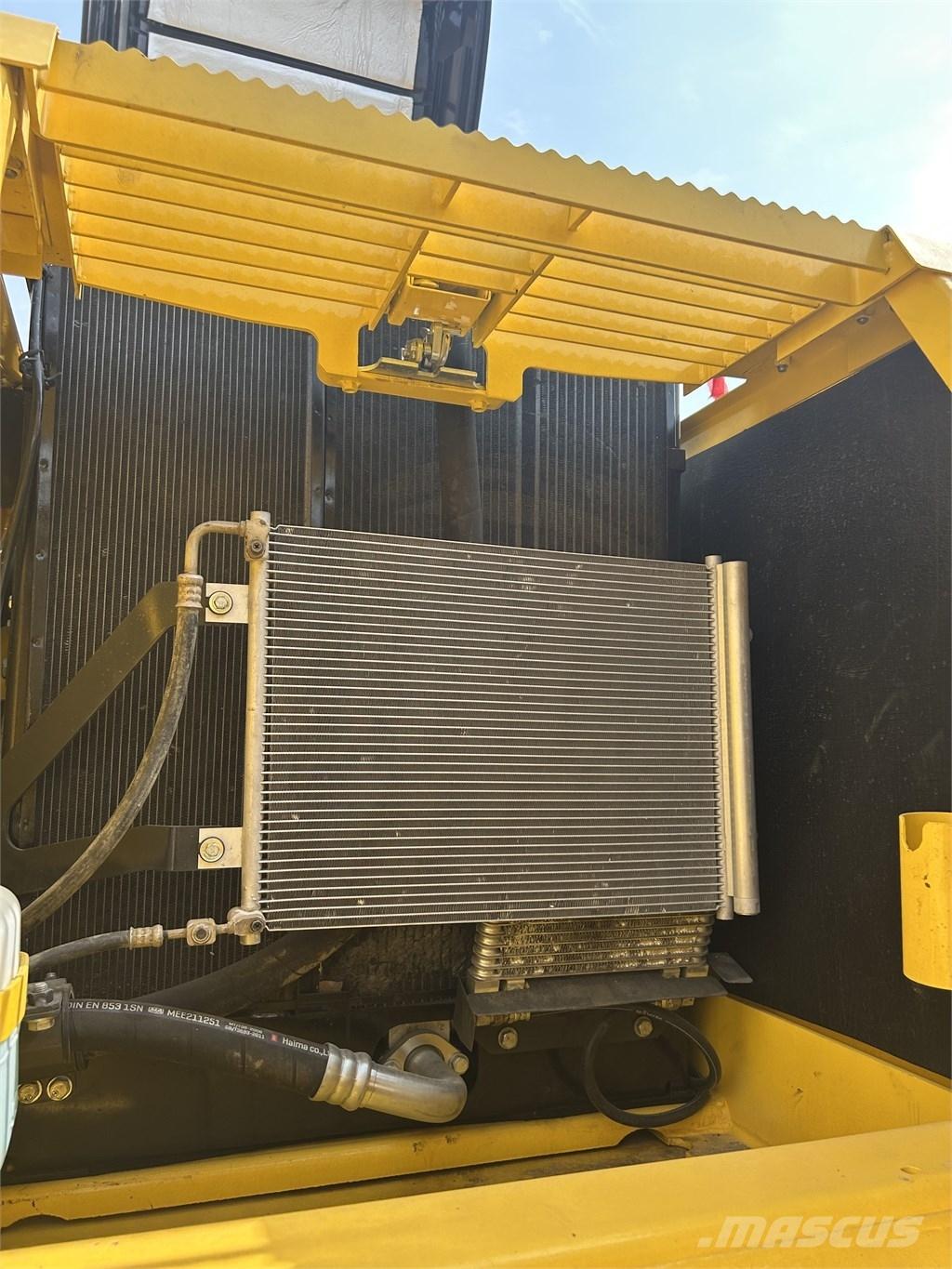 Komatsu PC 240 LC Гусеничные экскаваторы