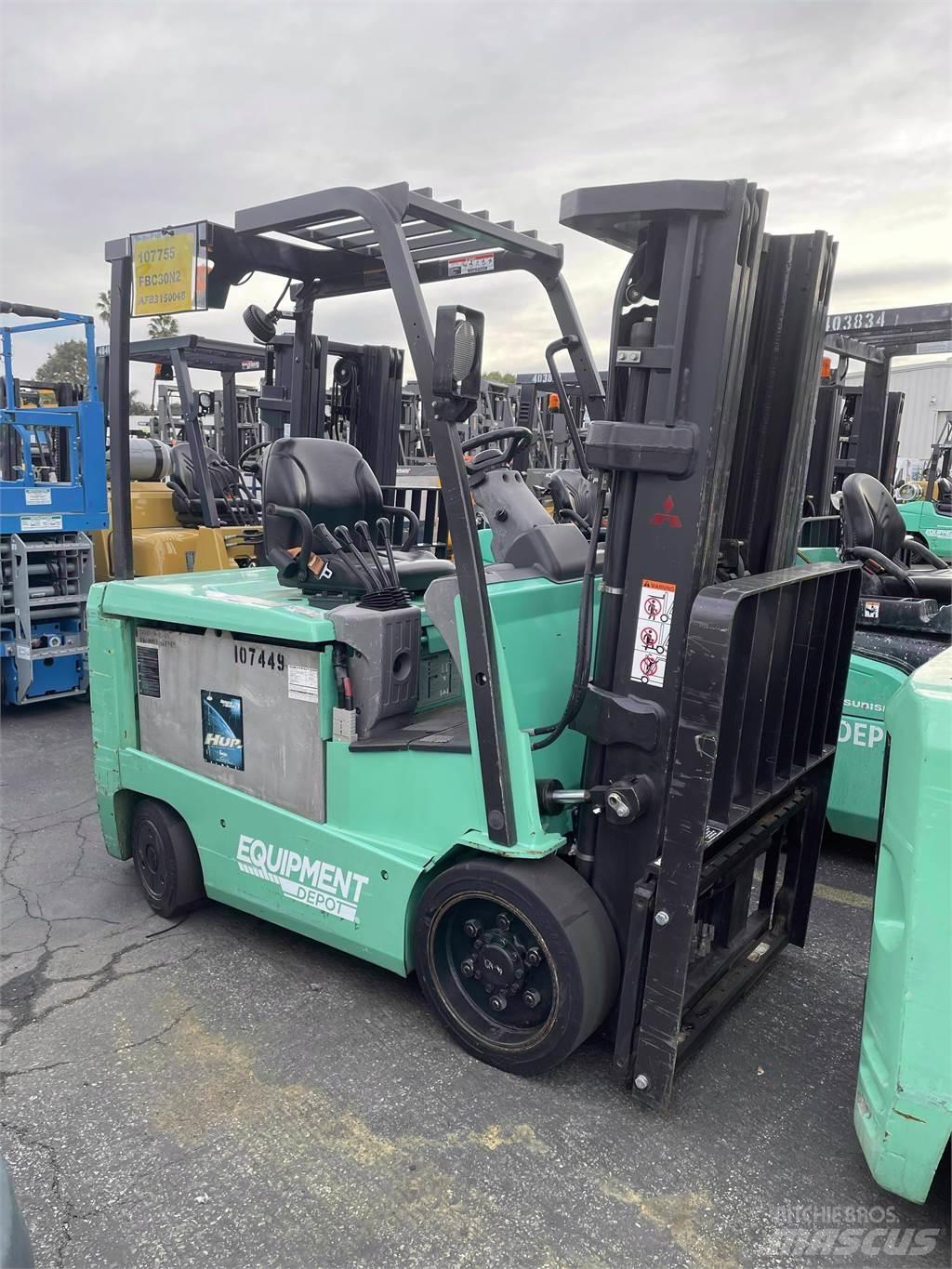 Mitsubishi FBC30N Электропогрузчики