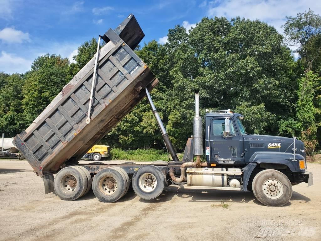 Mack CL713 Грузовики-Самосвалы