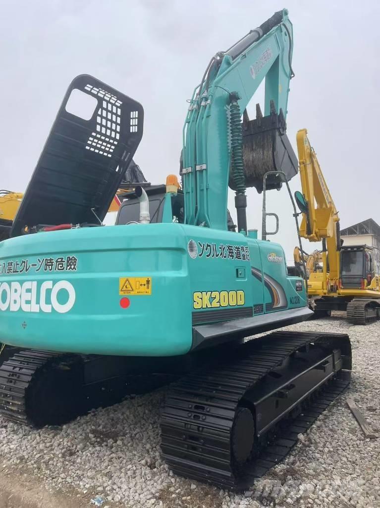 Kobelco SK 200 Гусеничные экскаваторы