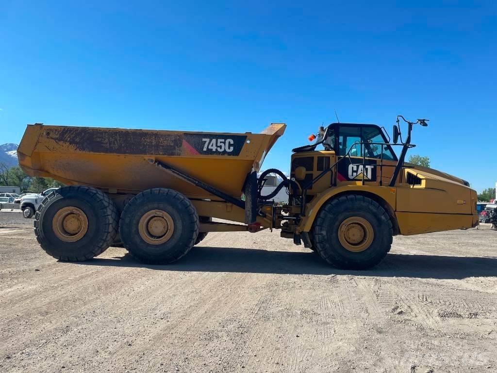CAT 745 C Шарнирно-сочленённые самосвалы