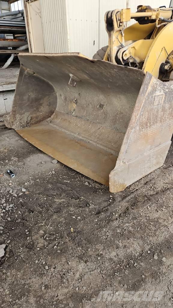 CAT 962 G Фронтальные погрузчики