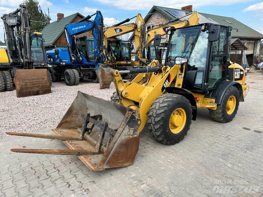 CAT 906 H 2 Фронтальные погрузчики