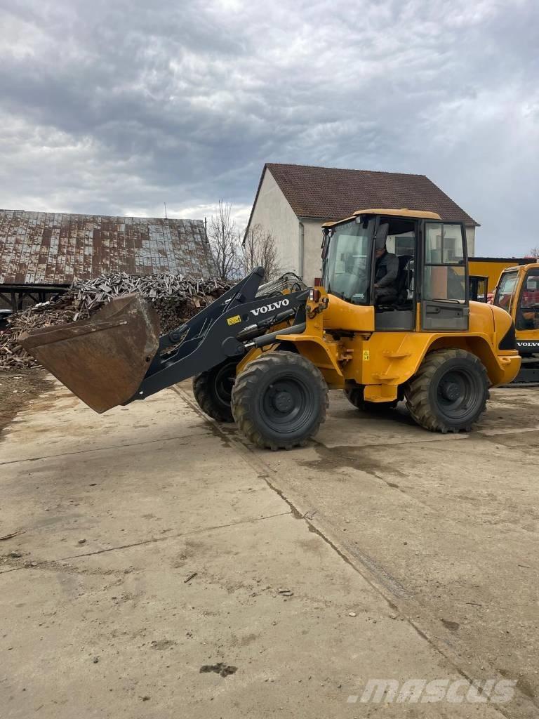 Volvo L 40 B Фронтальные погрузчики