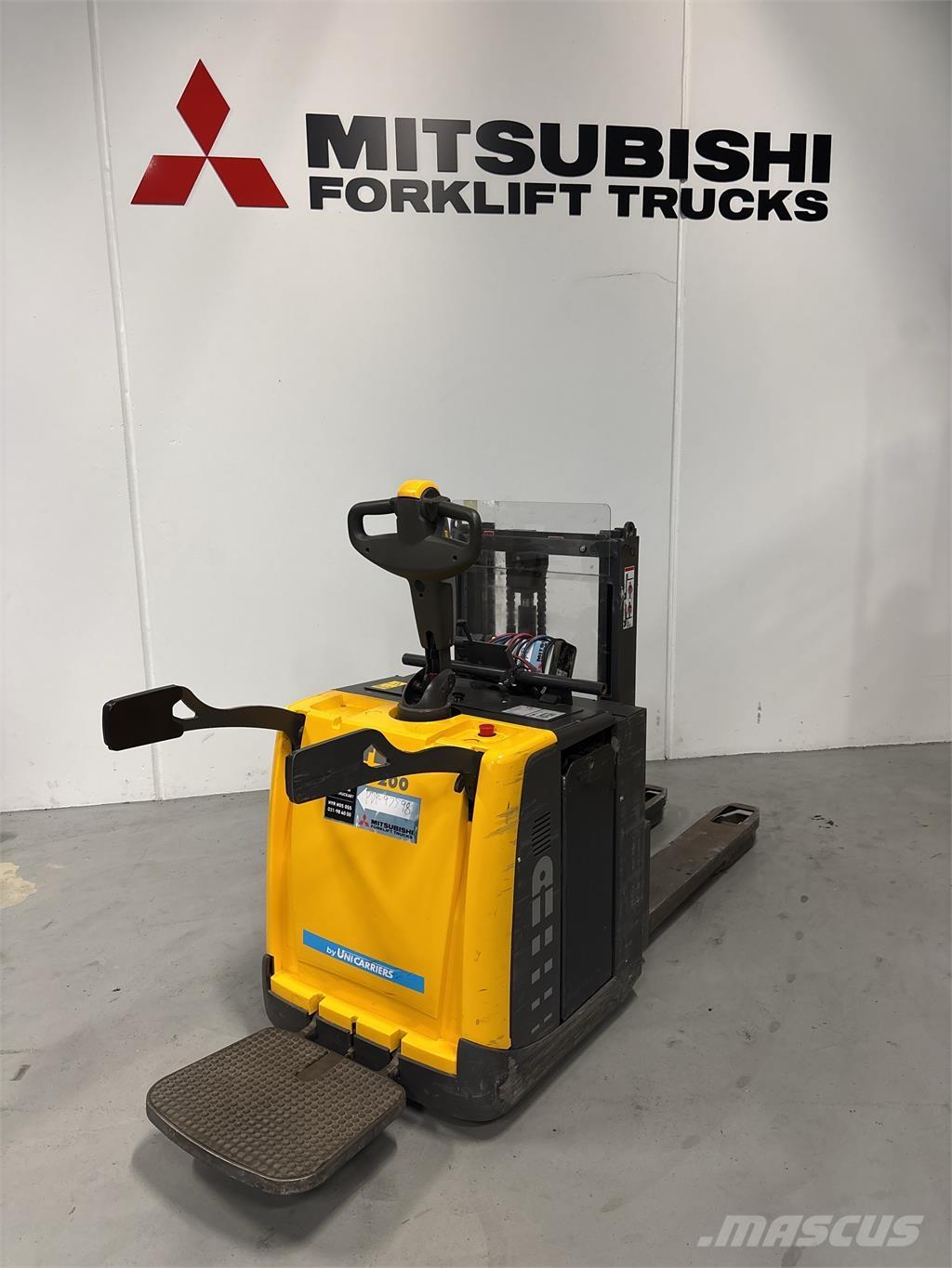 Atlet PDP200 Самоходные электроштабелёры