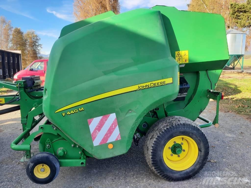John Deere F 440 M Рулонные пресс-подборщики