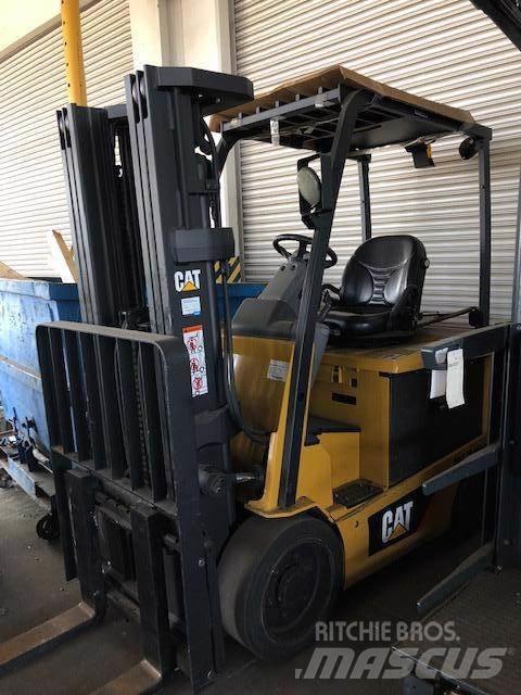CAT EC30N Электропогрузчики