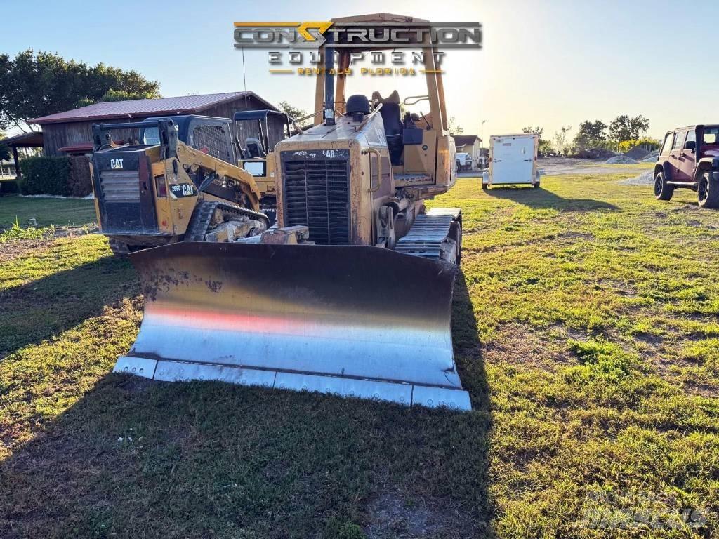 CAT D 3 G LGP Гусеничные бульдозеры