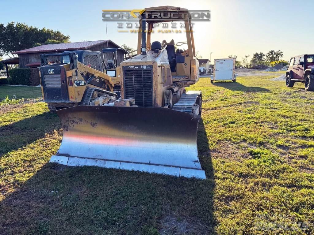 CAT D 3 G LGP Гусеничные бульдозеры