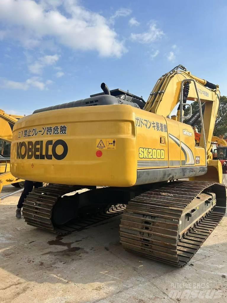 Kobelco SK 200D Гусеничные экскаваторы