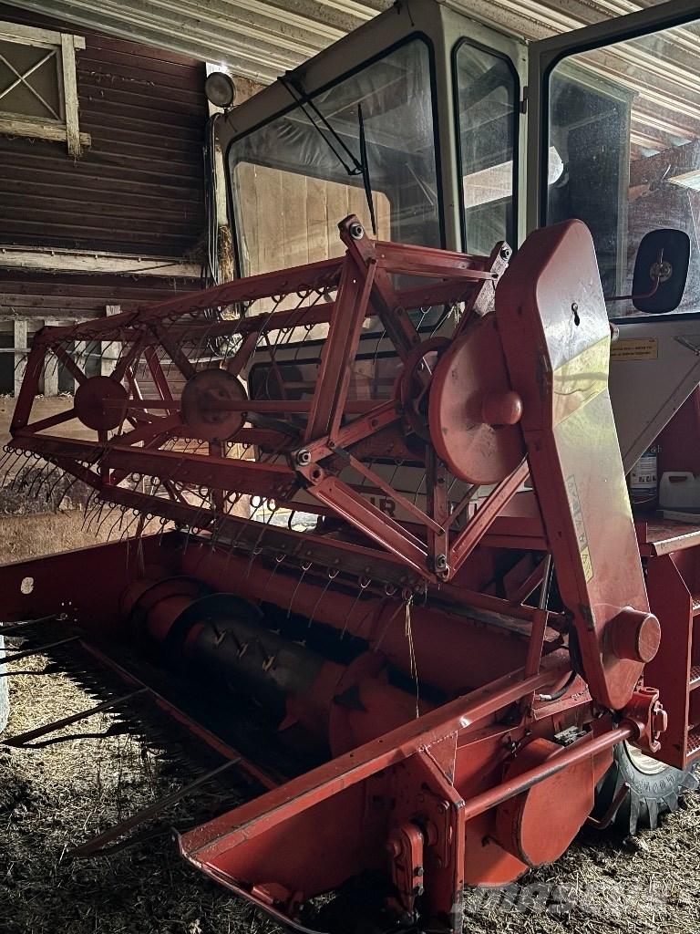 Deutz M750 Зерноуборочные комбайны