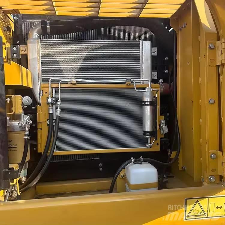 CAT 320 D2L Гусеничные экскаваторы