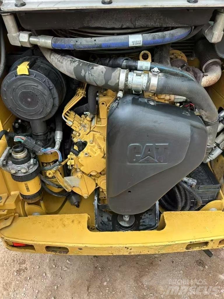 CAT 226 B 3 Мини-погрузчики
