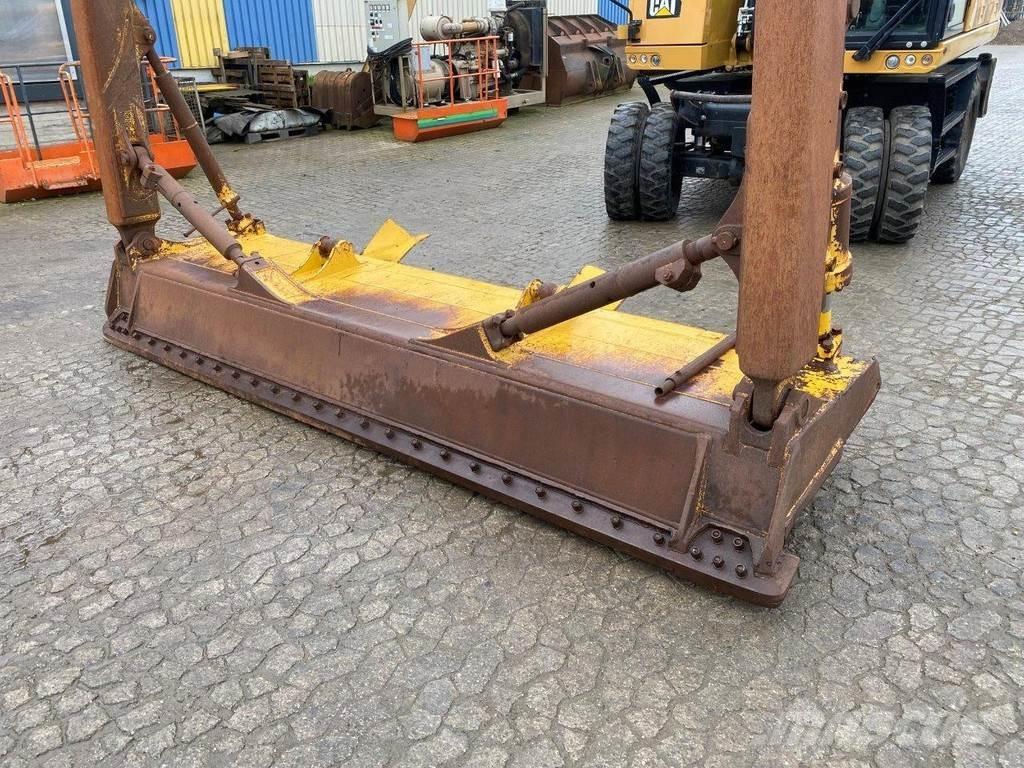 CAT D65 PX Бульдозерные отвалы