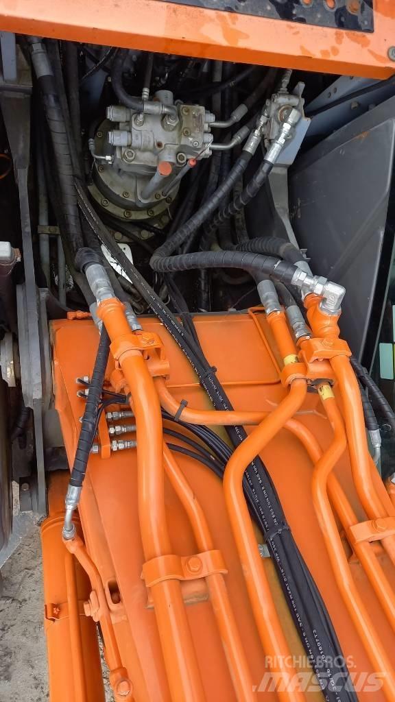 Hitachi ZX 210 LC Гусеничные экскаваторы