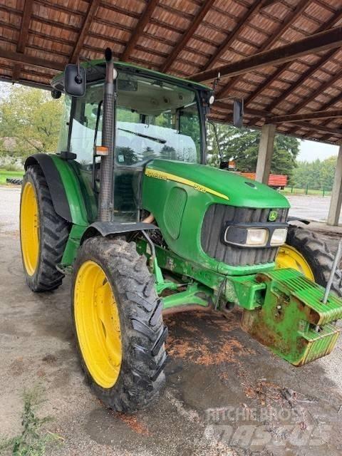 John Deere 5820 Трактора