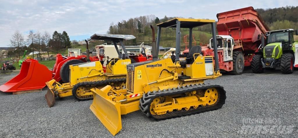Komatsu D 21 P-8 Гусеничные бульдозеры
