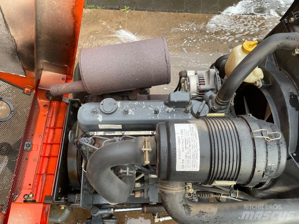 Kubota F 3560 Самоходные газонокосилки