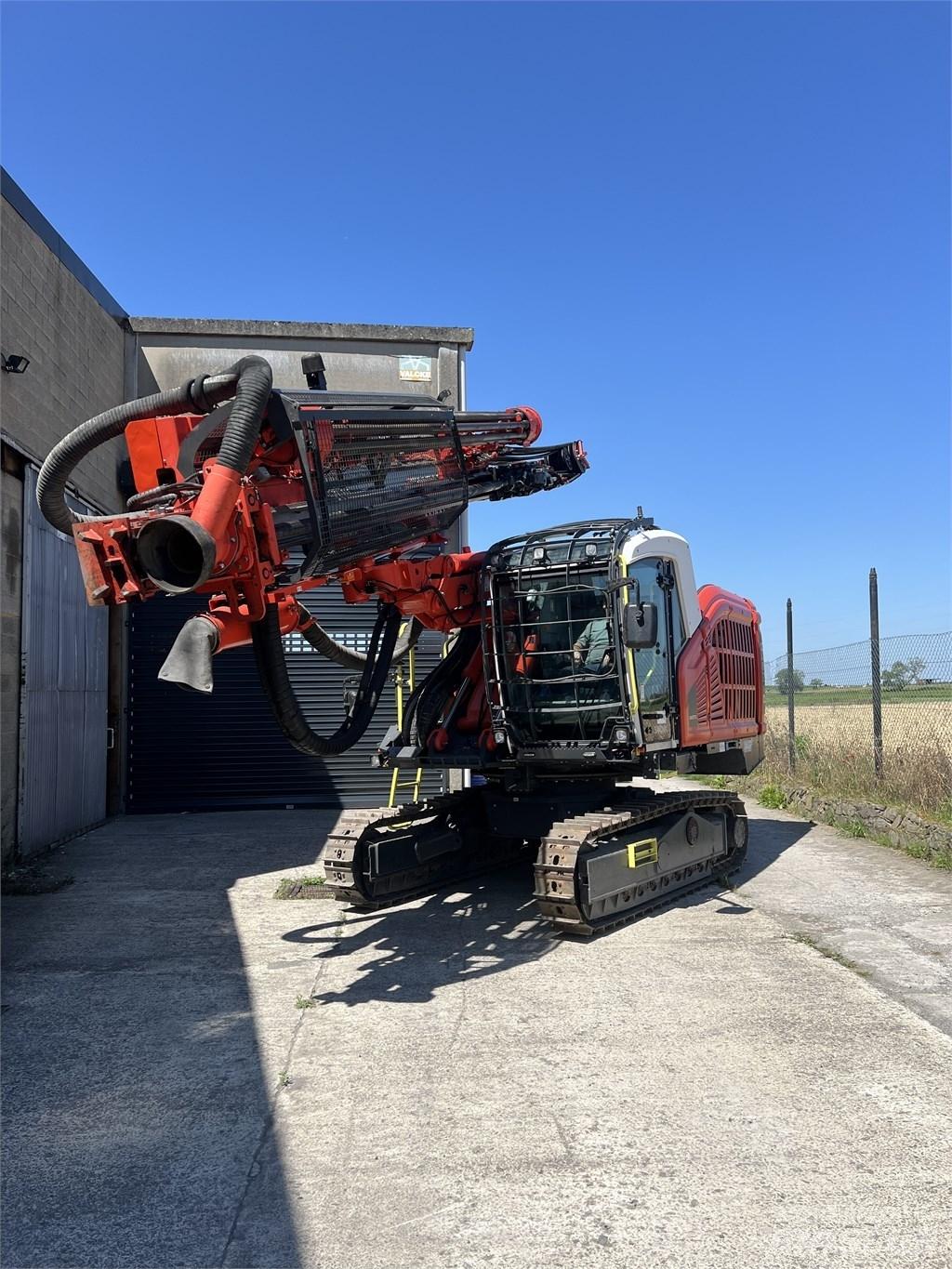Sandvik dx910i Буровые вышки