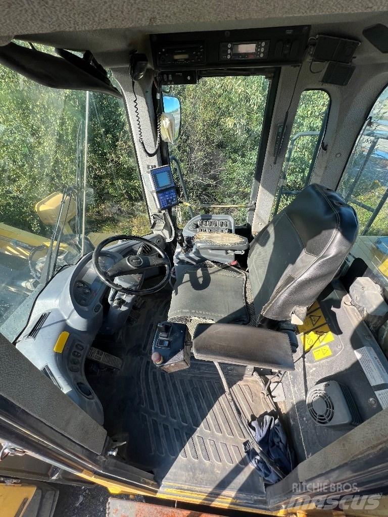 Komatsu WA 500-6 Фронтальные погрузчики