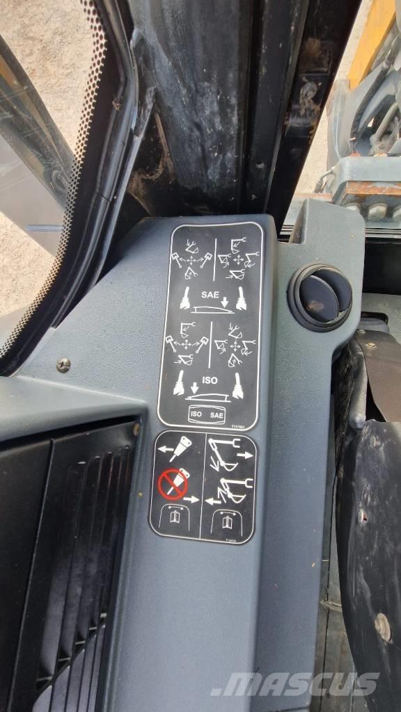 Terex TLB 890 Экскаваторы-погрузчики