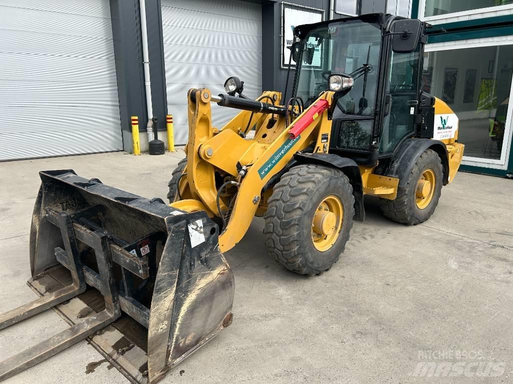 CAT 906 Мини-погрузчики