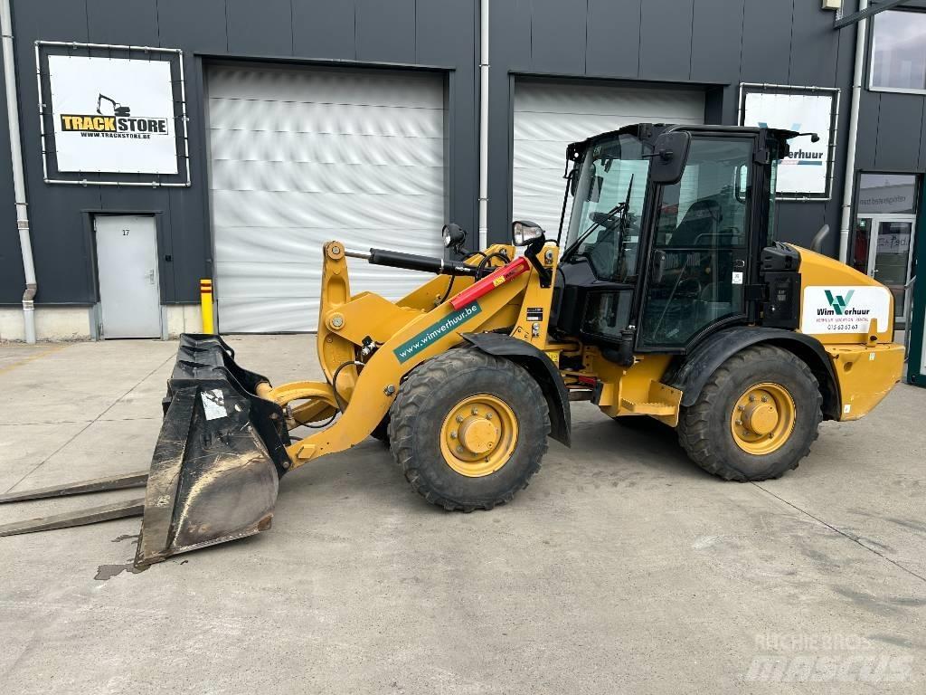 CAT 906 Мини-погрузчики